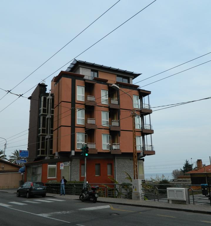 Residence Dei Fiori Bordighera Eksteriør billede
